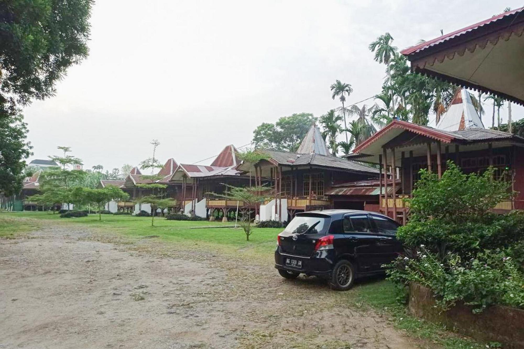 Hotel Pantai Panjang Bengkulu Redpartner Buitenkant foto